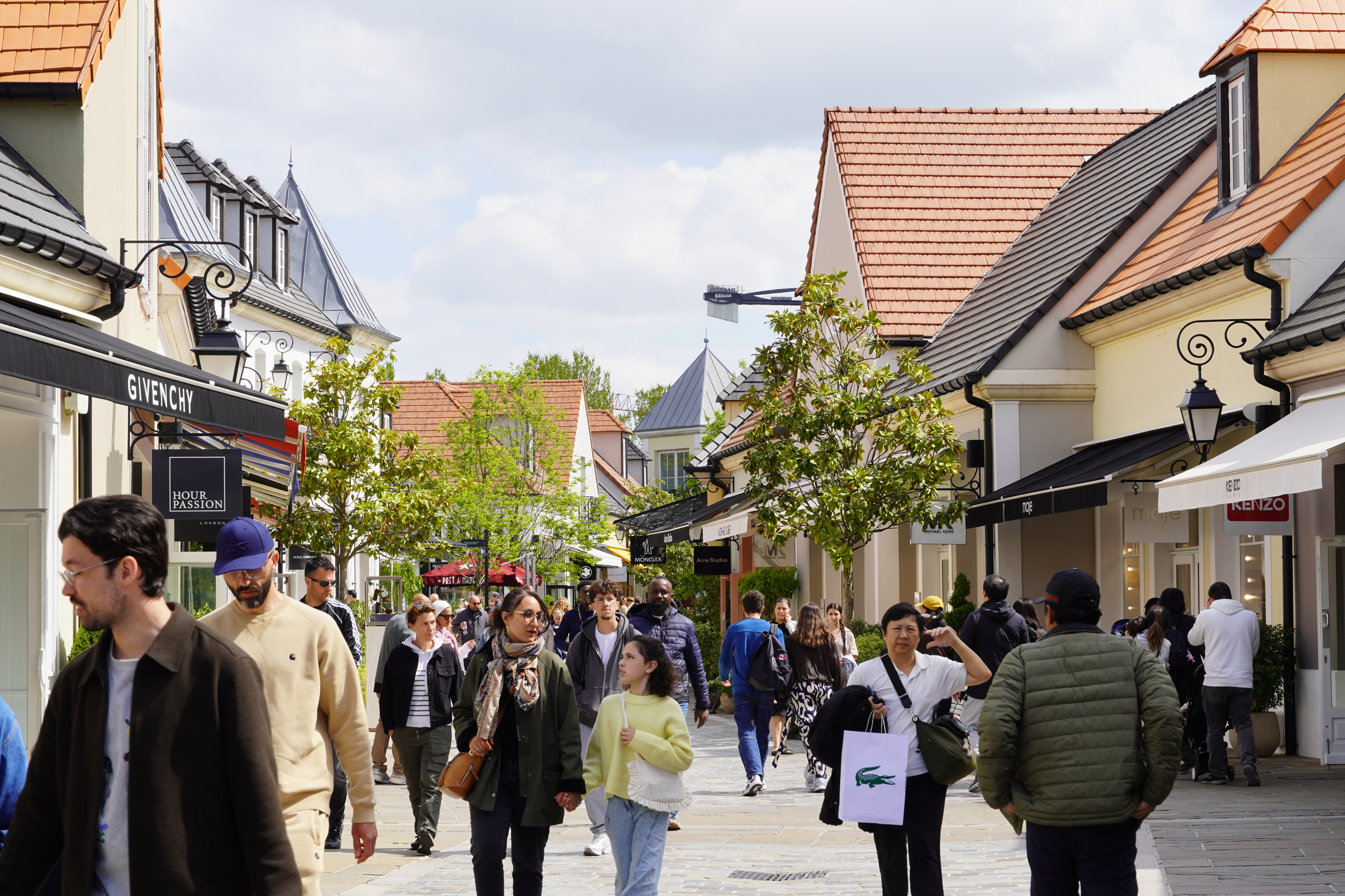 HOW TO GO TO LA VALLEE VILLAGE