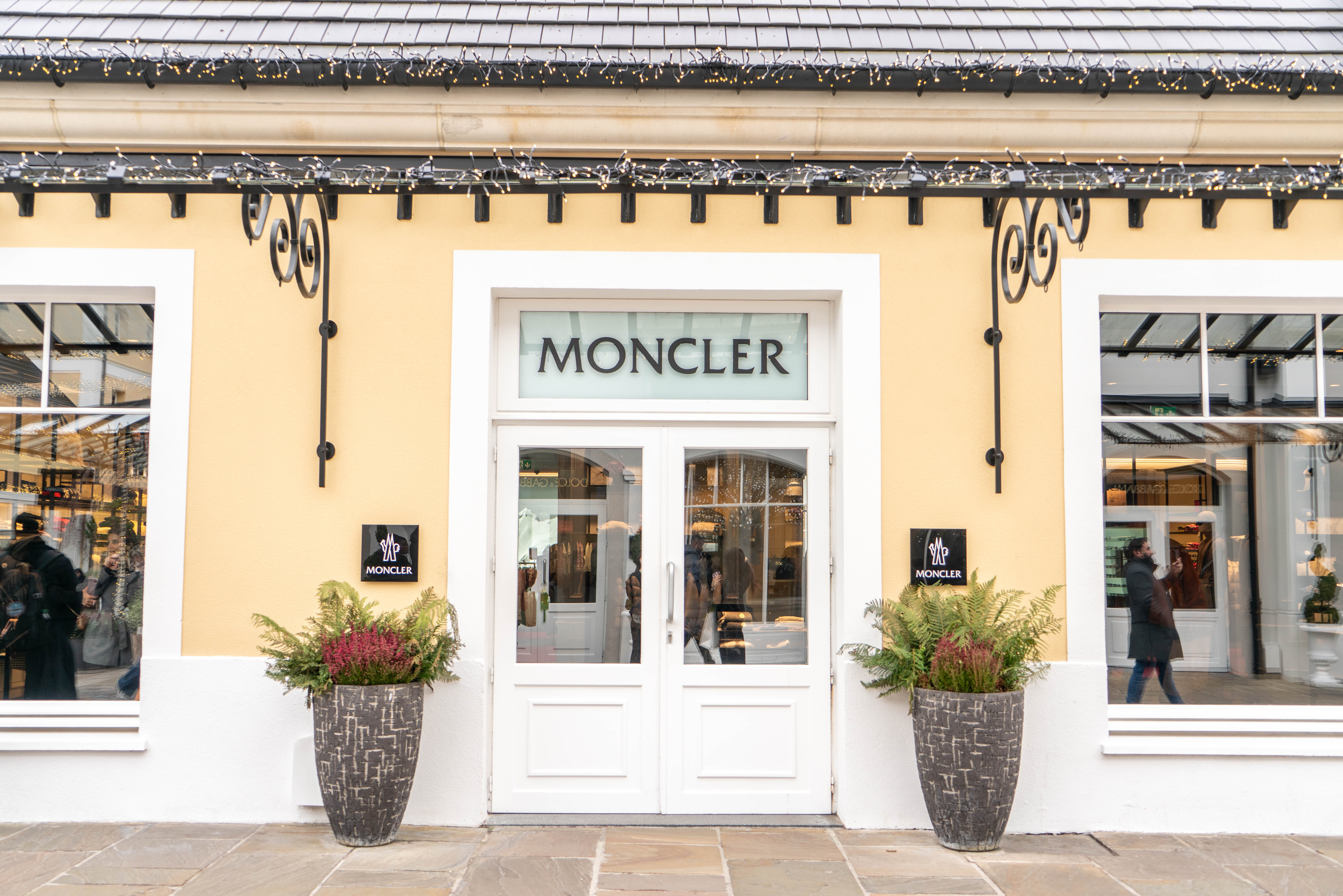 MONCLER 蒙口 盟可睐