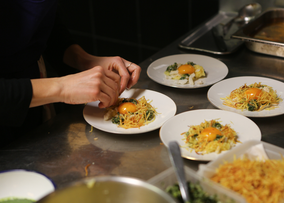 restaurant with open cuisine Paris