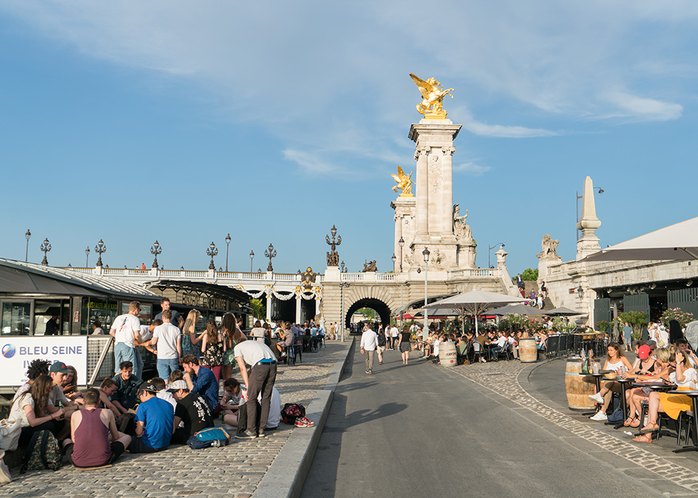 Bar near Alexandre III