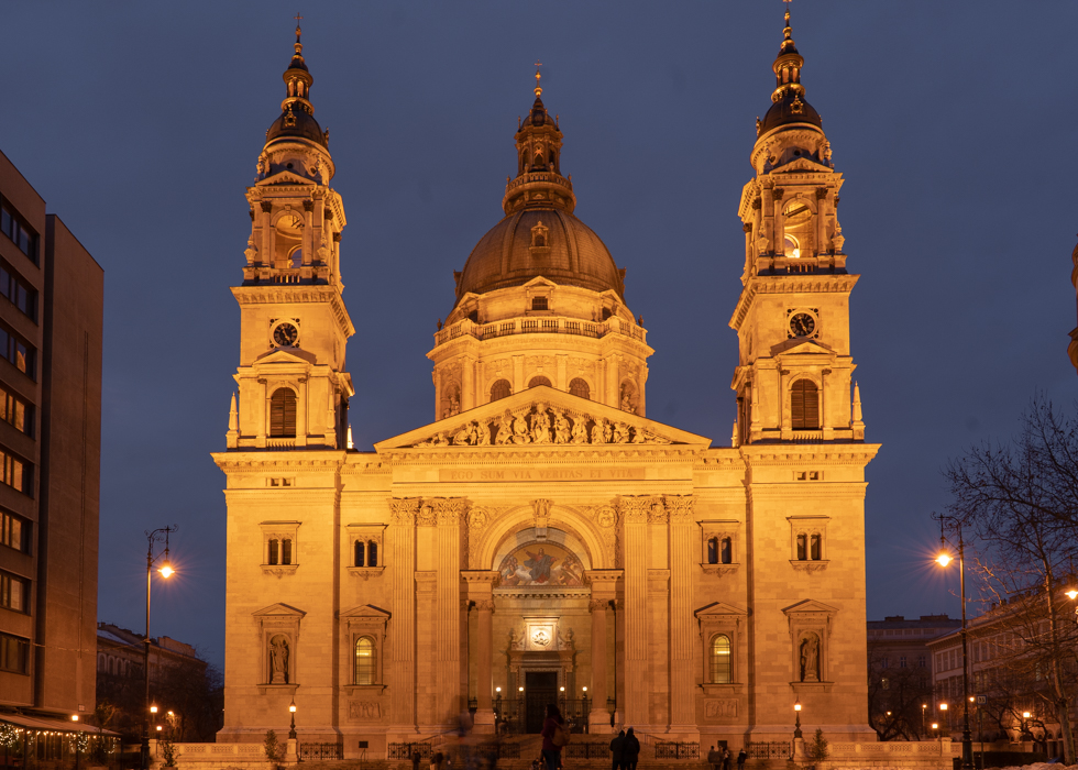 ĐIỂM THAM QUAN Ở BUDAPEST : SAINT STEPHEN'S BASILICA