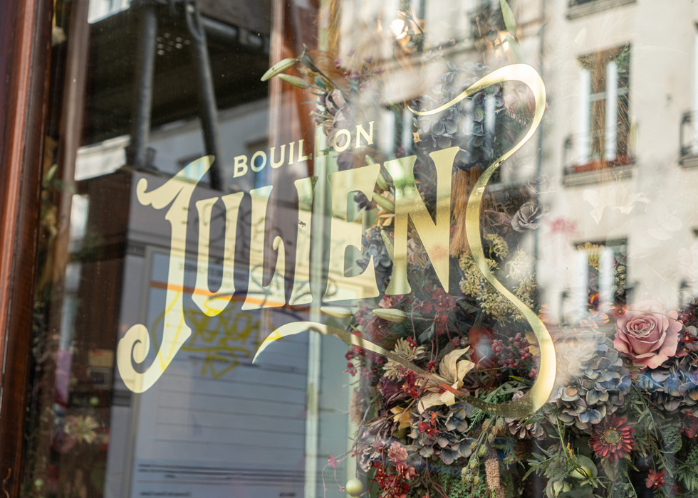 Iconic Paris restaurants - locals’ favorite places to eat in Paris