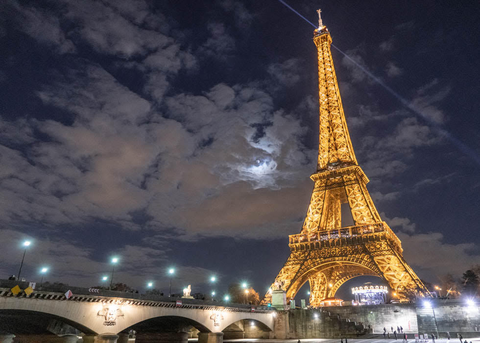 Eiffel tower night view