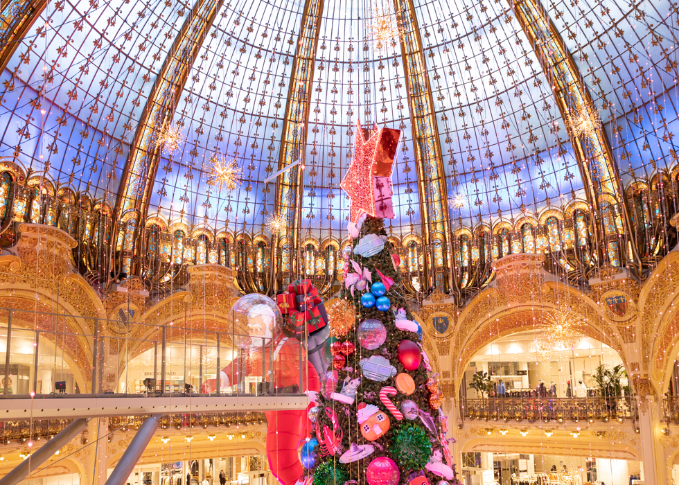 Main Christmas Tree in Paris