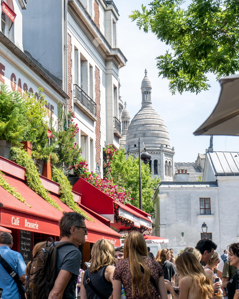 MONTMARTRE IN ONE DAY