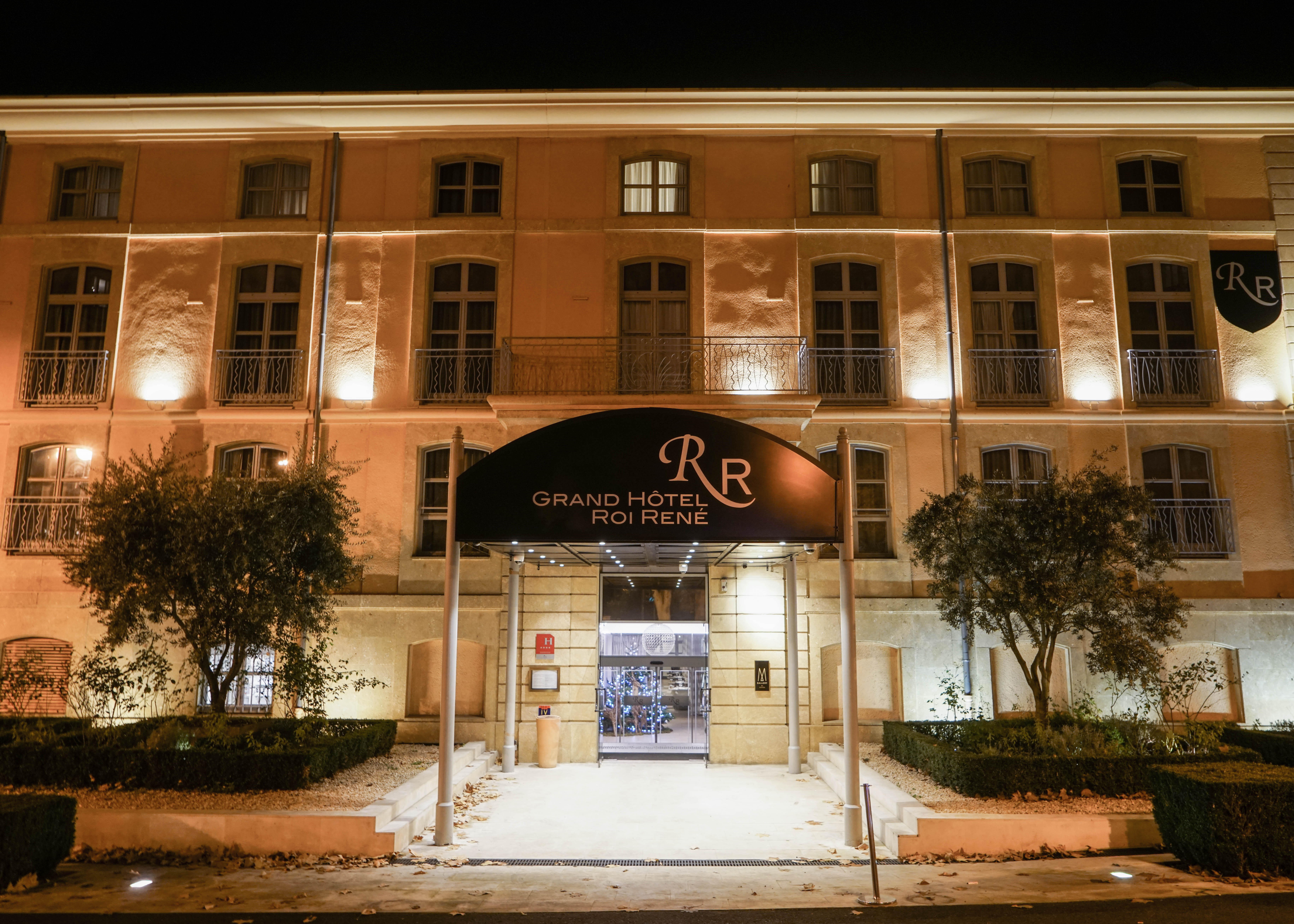 โรงแรม Grand Hotel Roi René