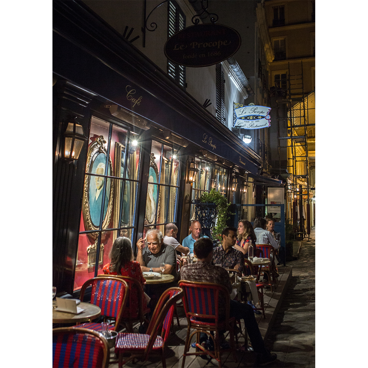 Кафе в Париже с историей