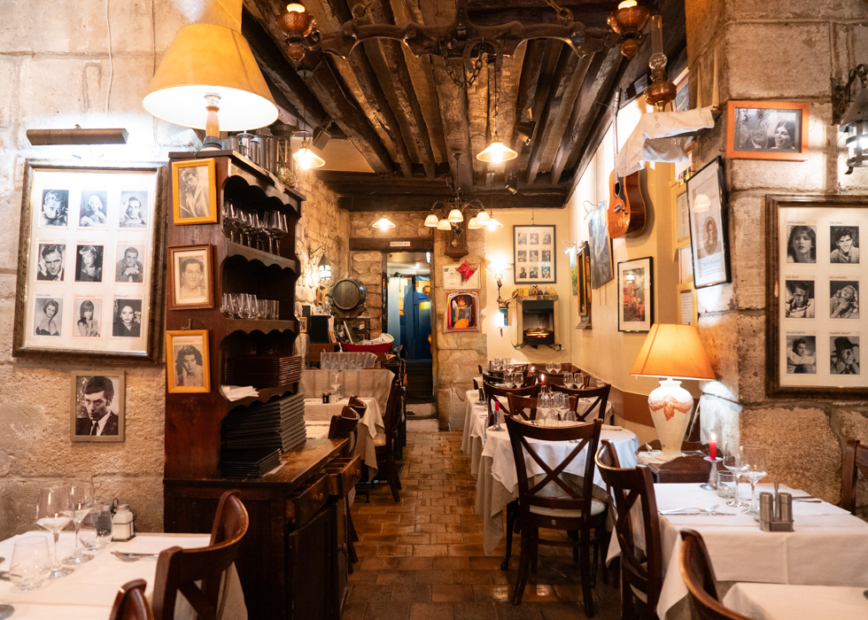 traditional old French restaurant Paris