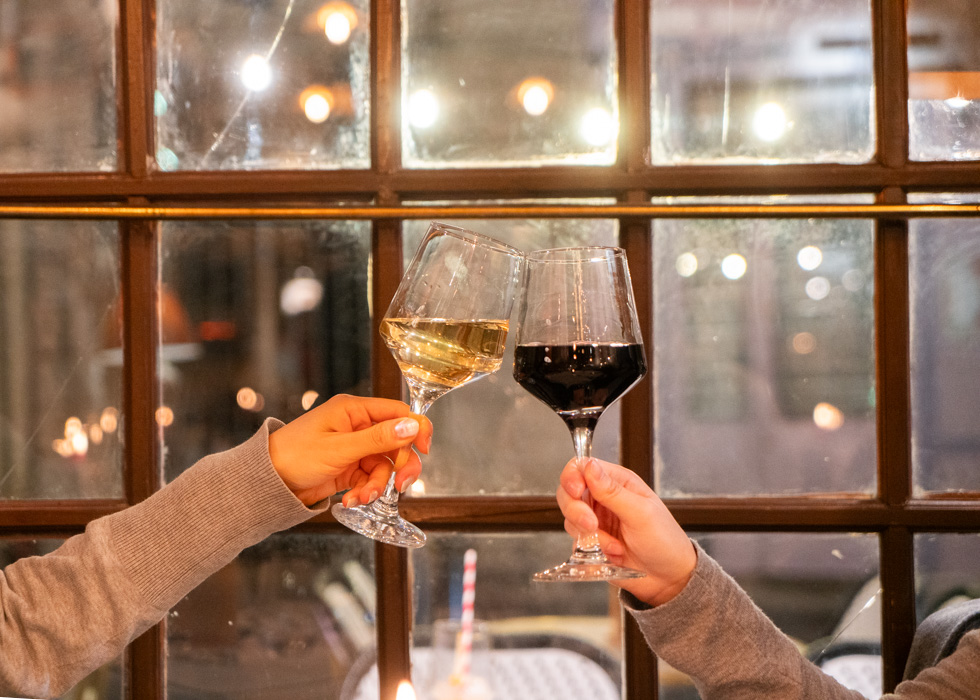 romantic dinner Paris