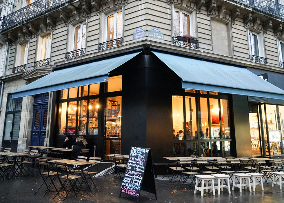 Paris cafe near montmartre : KB COFFEE SHOP