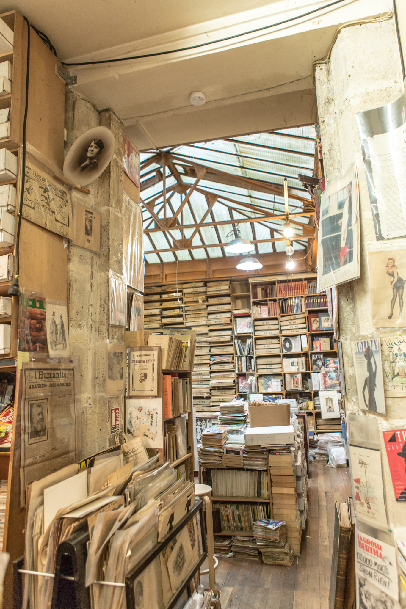 ร้านหนังสือในปารีส ประเทศฝรั่งเศส