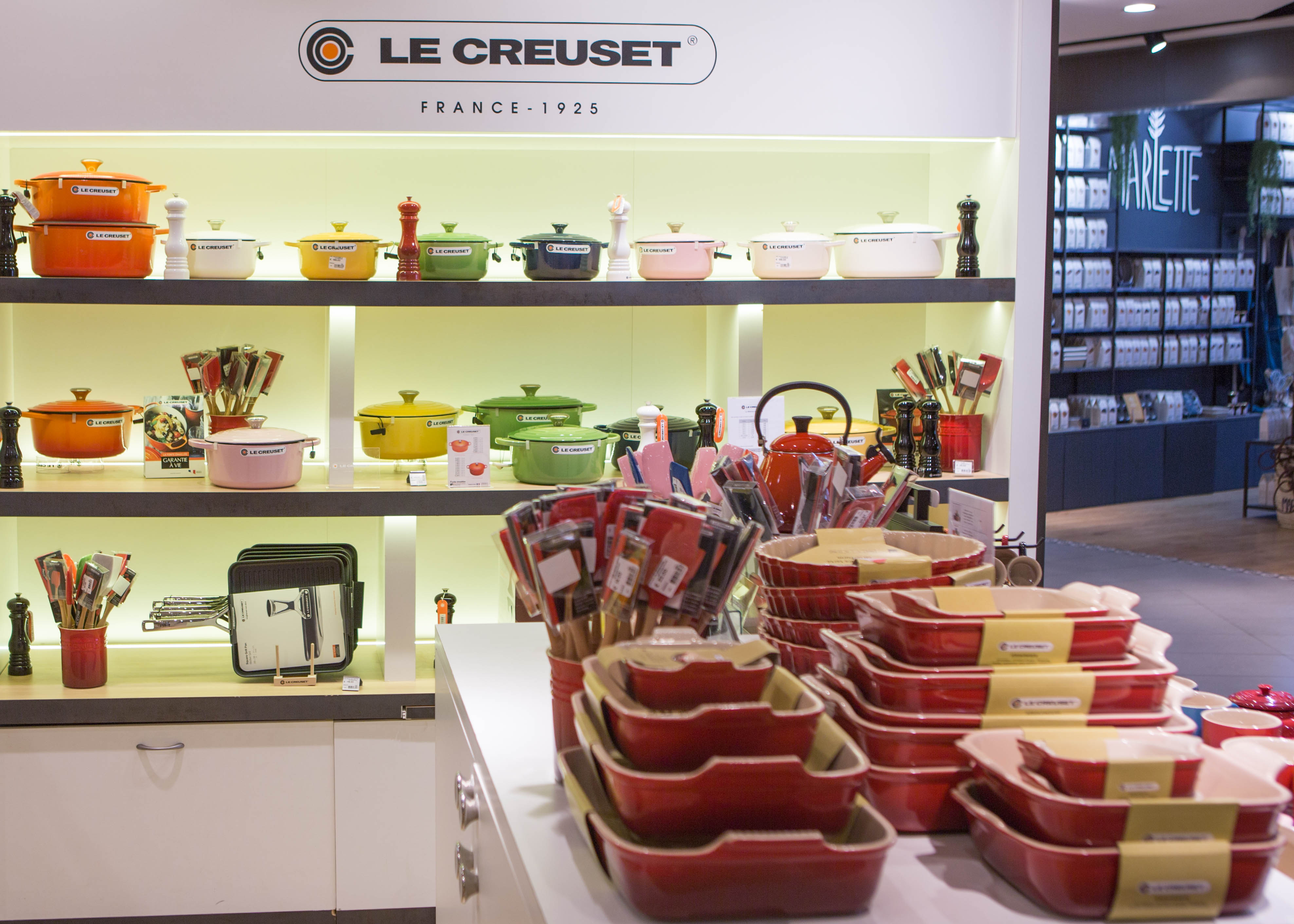 ルクルーゼ　パリで買い物LE CREUSET, Shopping place in Paris - BHV