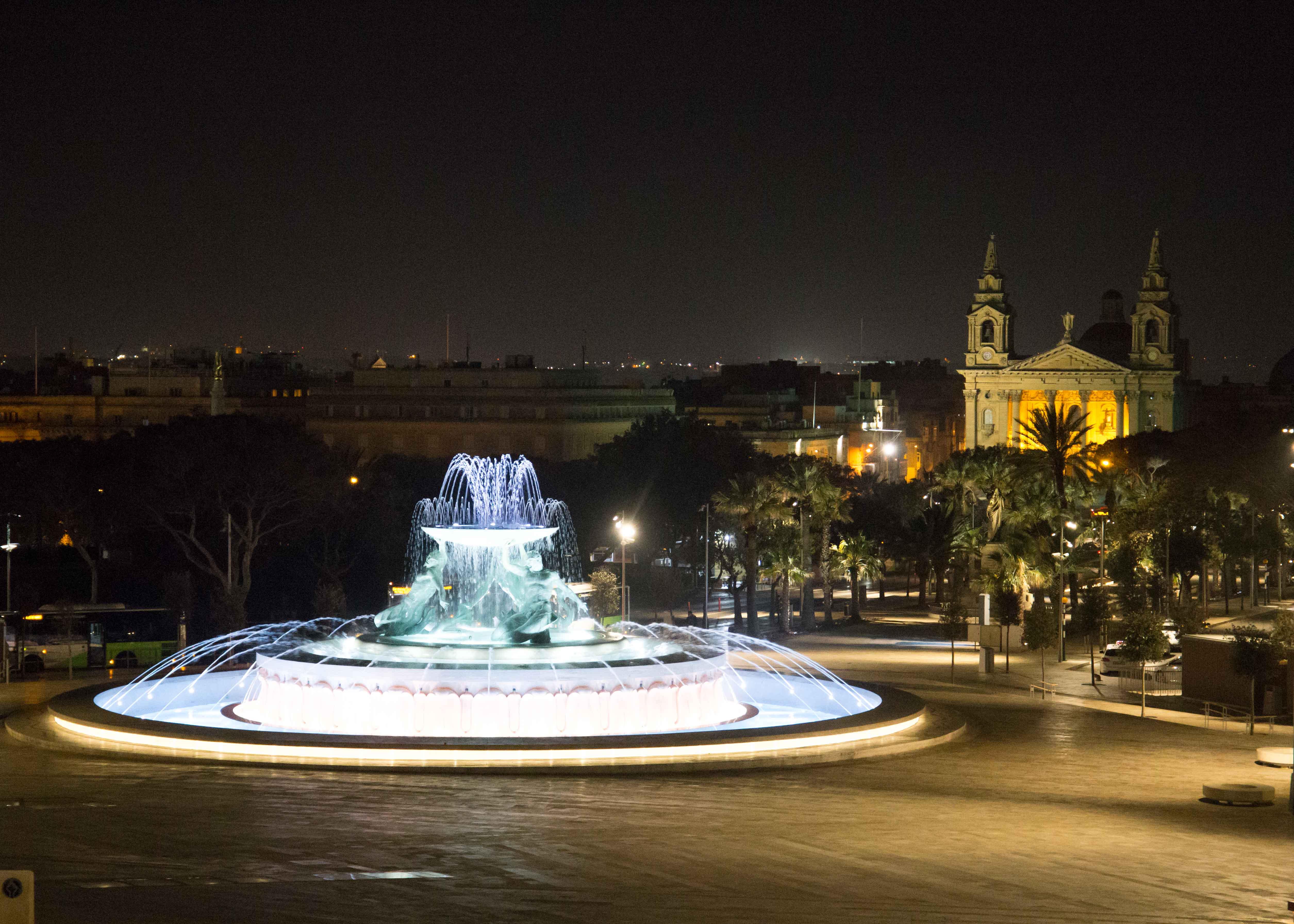 Vallatta at night, the night view in Valletta
