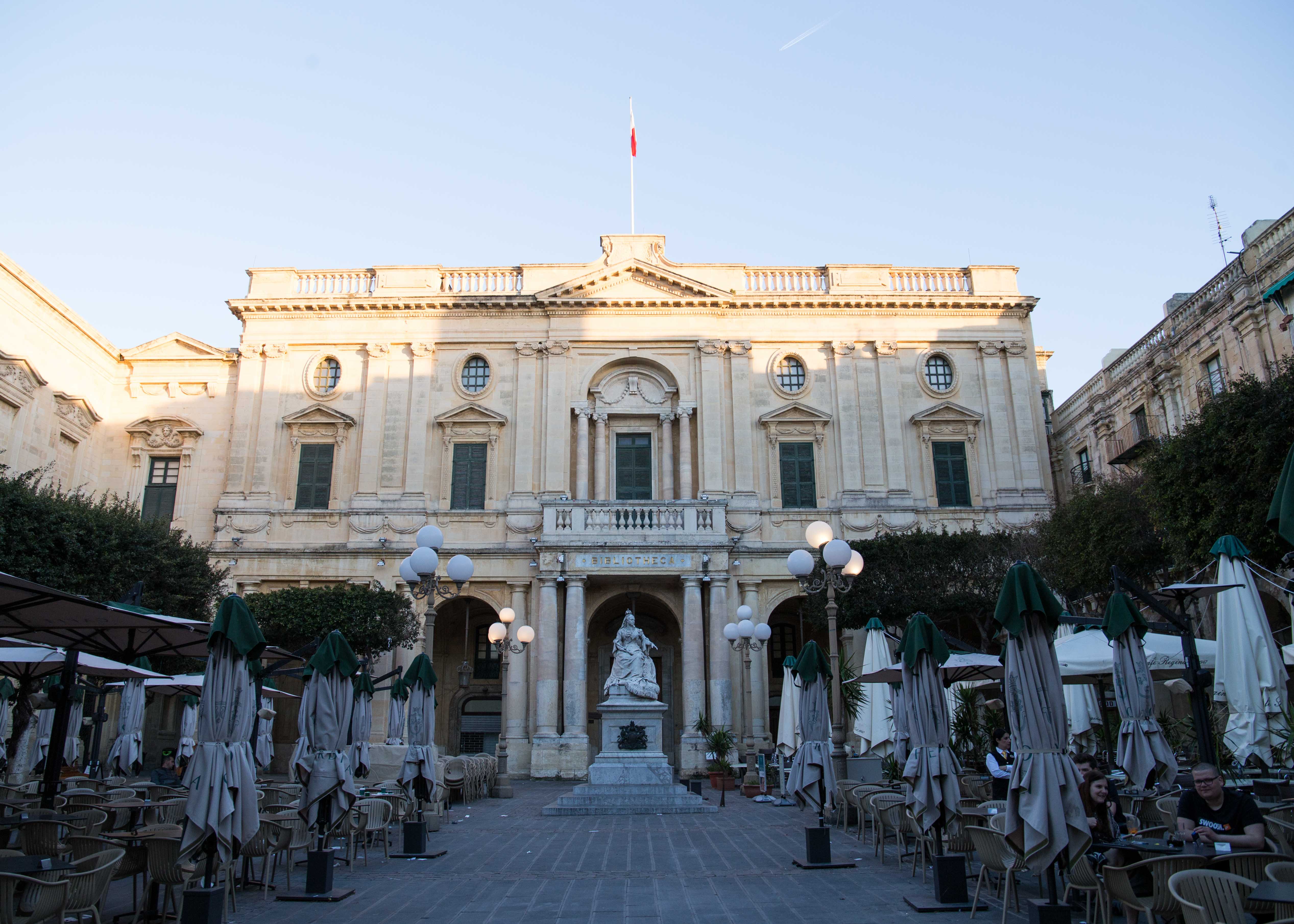 Đi đâu ở Valletta? Quảng trường cộng hòa