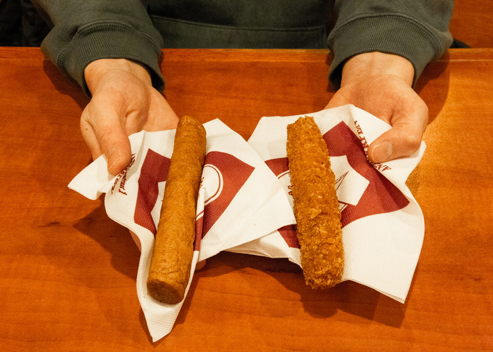 frikandel และ kroket อาหารทอดในเบลเยี่ยม