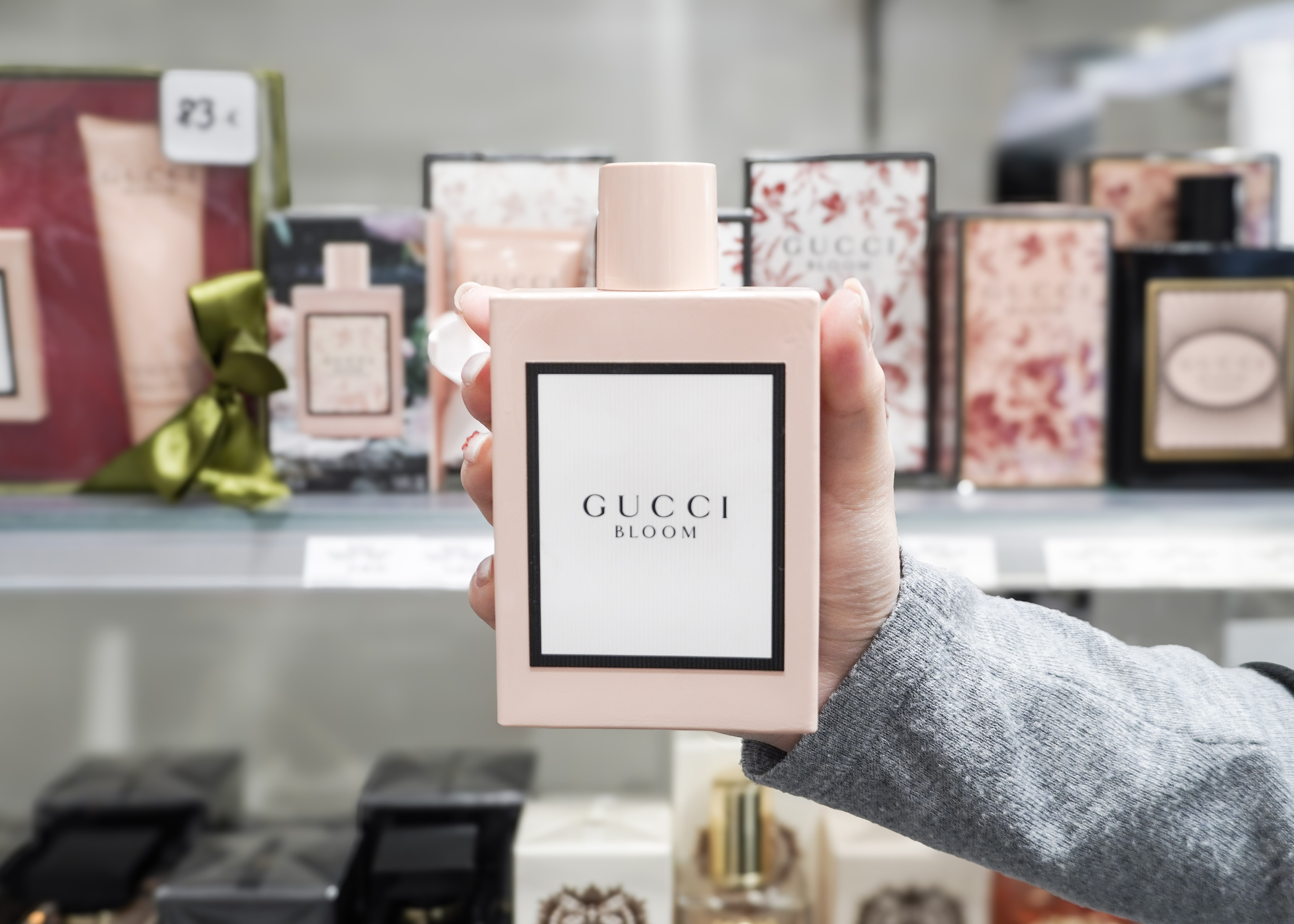 Gucci perfum - trending holiday gifts