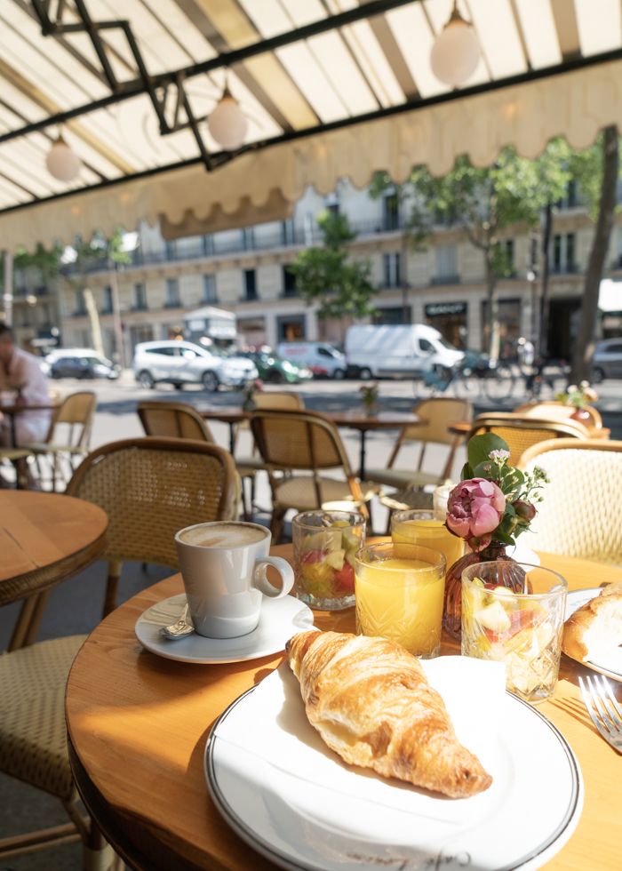 cafe louise brunch ăn uống ở Paris
